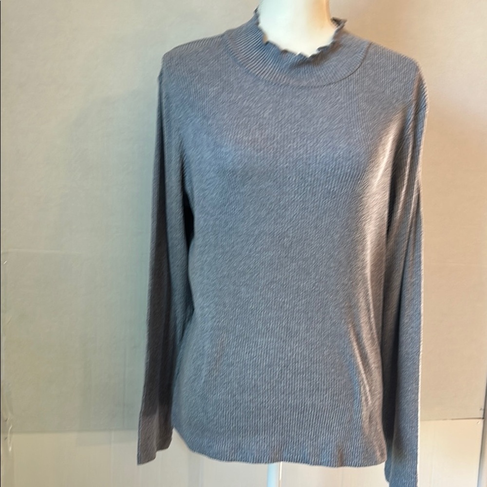 Maurice’s Mock Neck Light Gray Ribbed Long Sleeve T-Shirt. Size XL